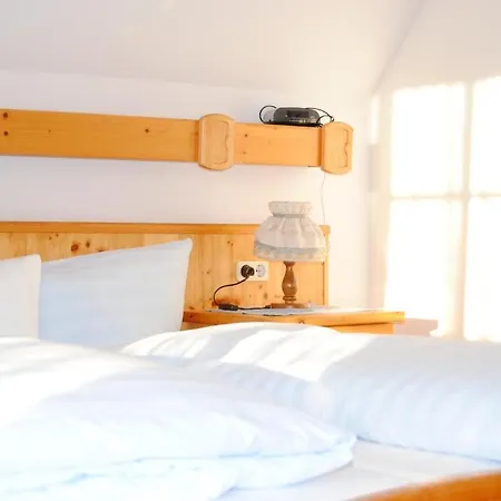 Landsted Weingut Schlafgut Genussgut Lorenz *