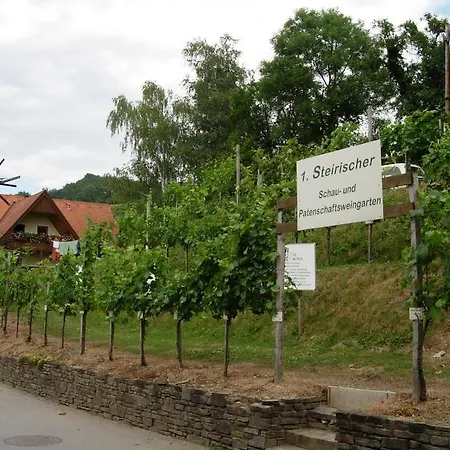Weingut Schlafgut Genussgut Lorenz Landhuis Kitzeck im Sausal