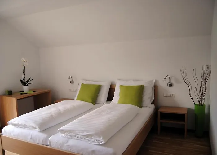 Weingut Schlafgut Genussgut Lorenz Kır Evi