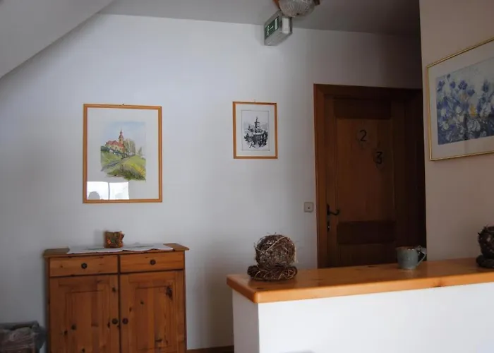 Weingut Schlafgut Genussgut Lorenz Kır Evi *