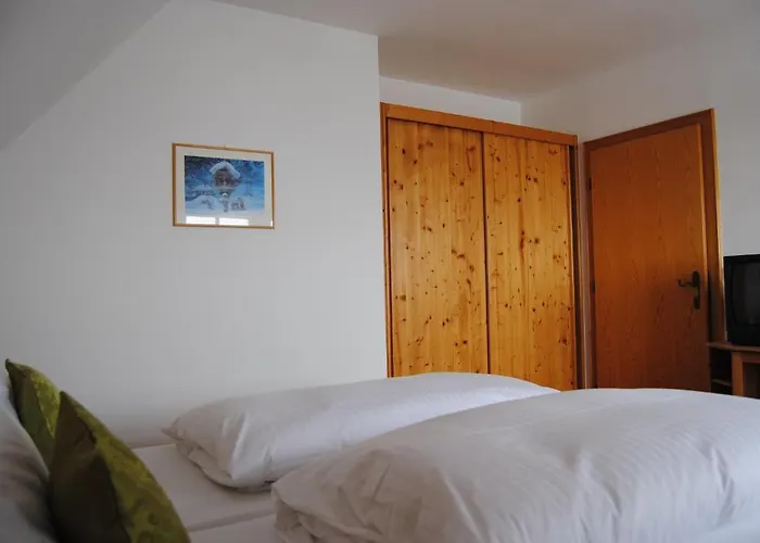 葛诺斯古特洛伦茨乡村旅馆 * 绍萨尔地区基策克